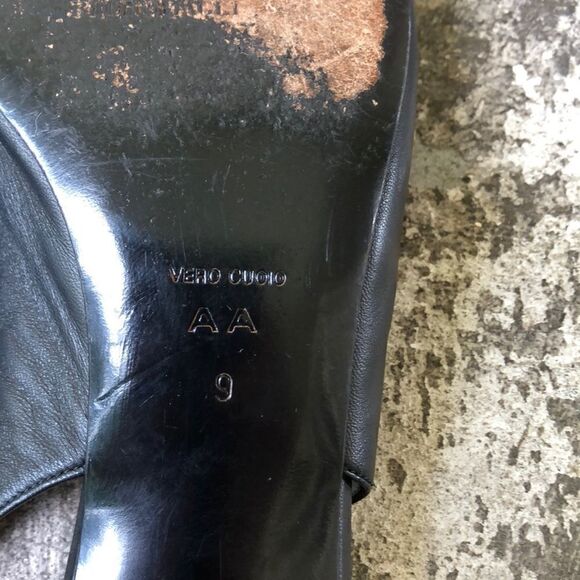 Bruno Magli  - Picture 5 of 7